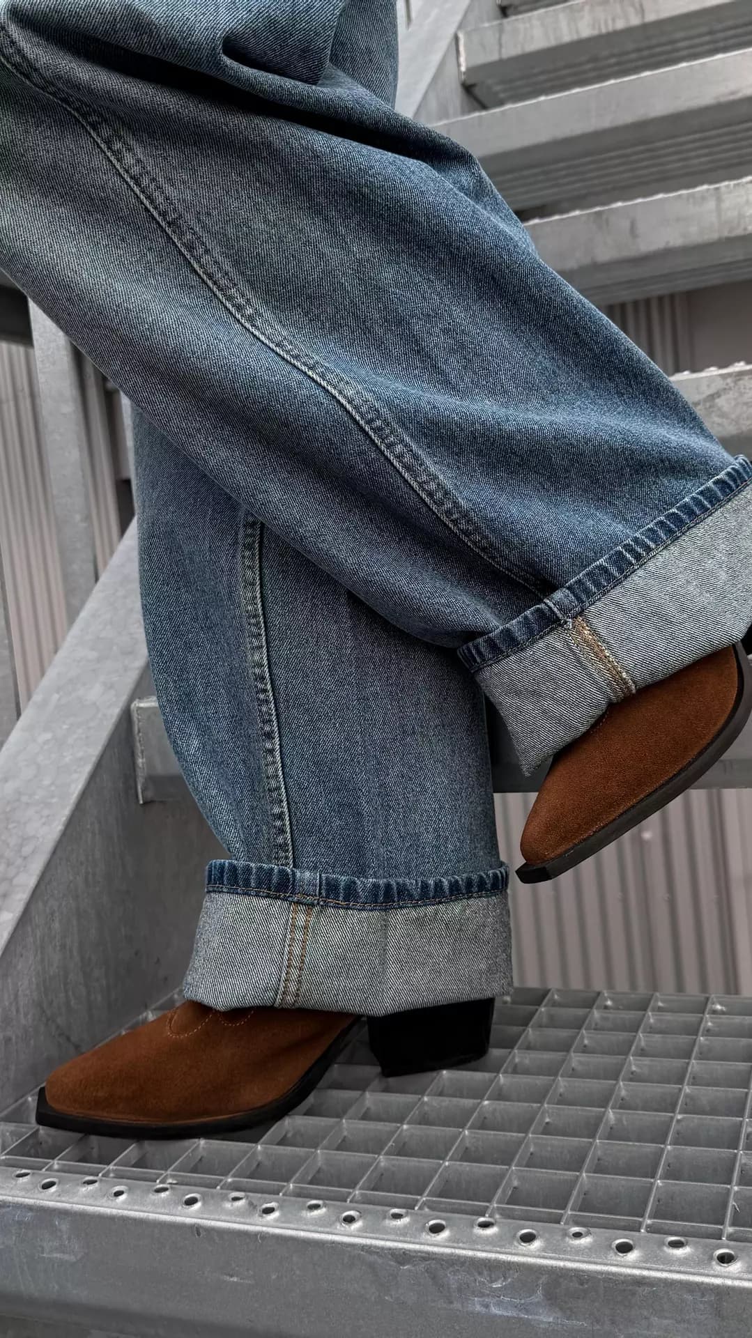 09.34